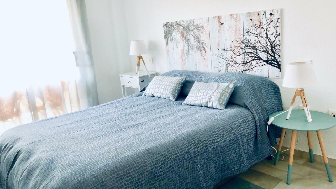 Luxury Dona Carlota Apartment ตอร์เรโมลิโนส ภายนอก รูปภาพ
