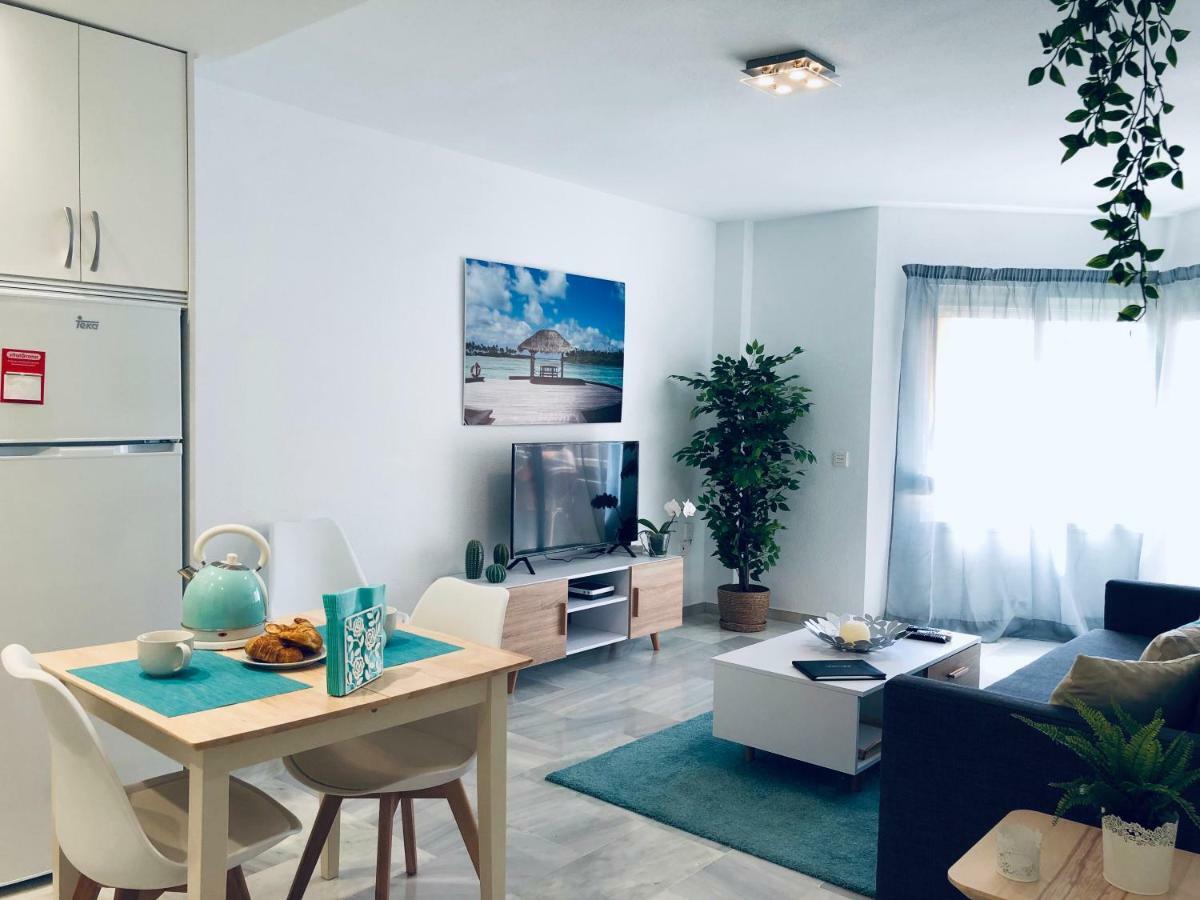 Luxury Dona Carlota Apartment ตอร์เรโมลิโนส ภายนอก รูปภาพ