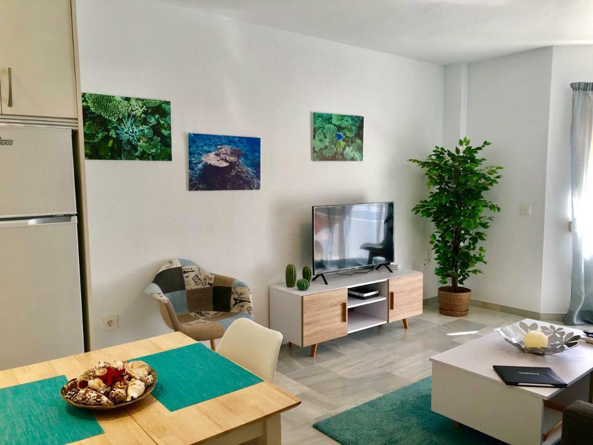 Luxury Dona Carlota Apartment ตอร์เรโมลิโนส ภายนอก รูปภาพ